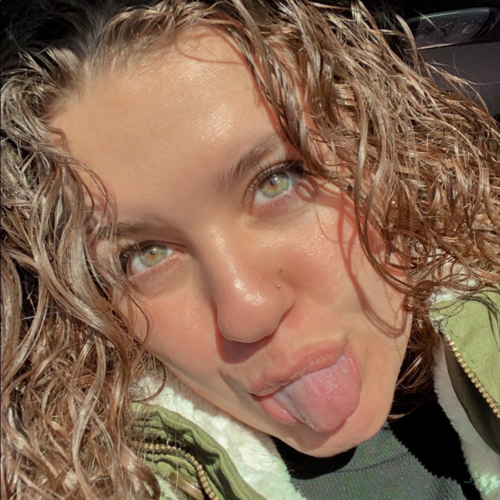 Meet your Posher, Riley